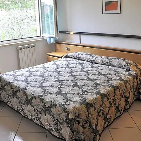 Di Otel